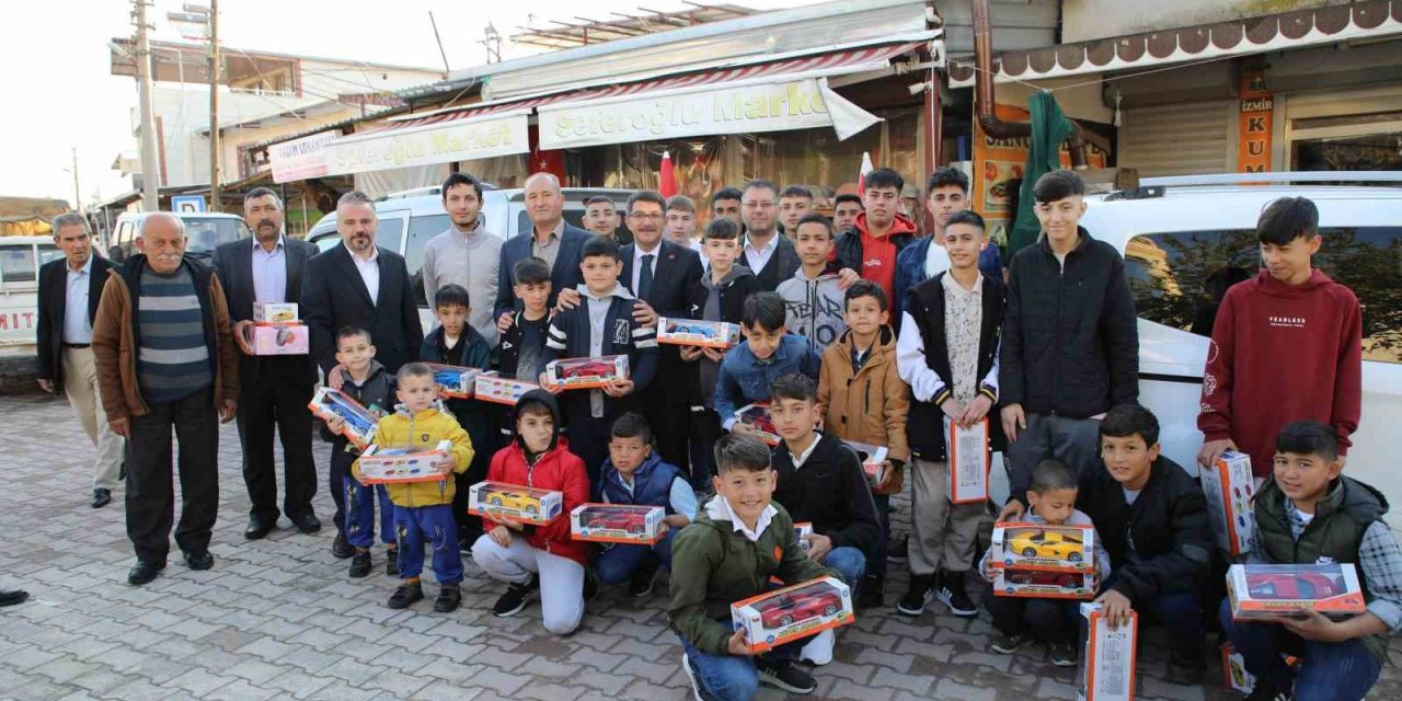 Başkan Çelik bayram namazını Sancaklıbozköy’de kıldı