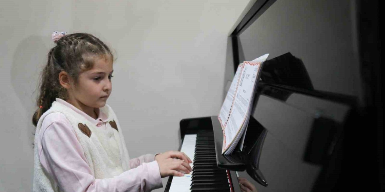 Ücretsiz sanat kursu Birce’ye ilham oldu