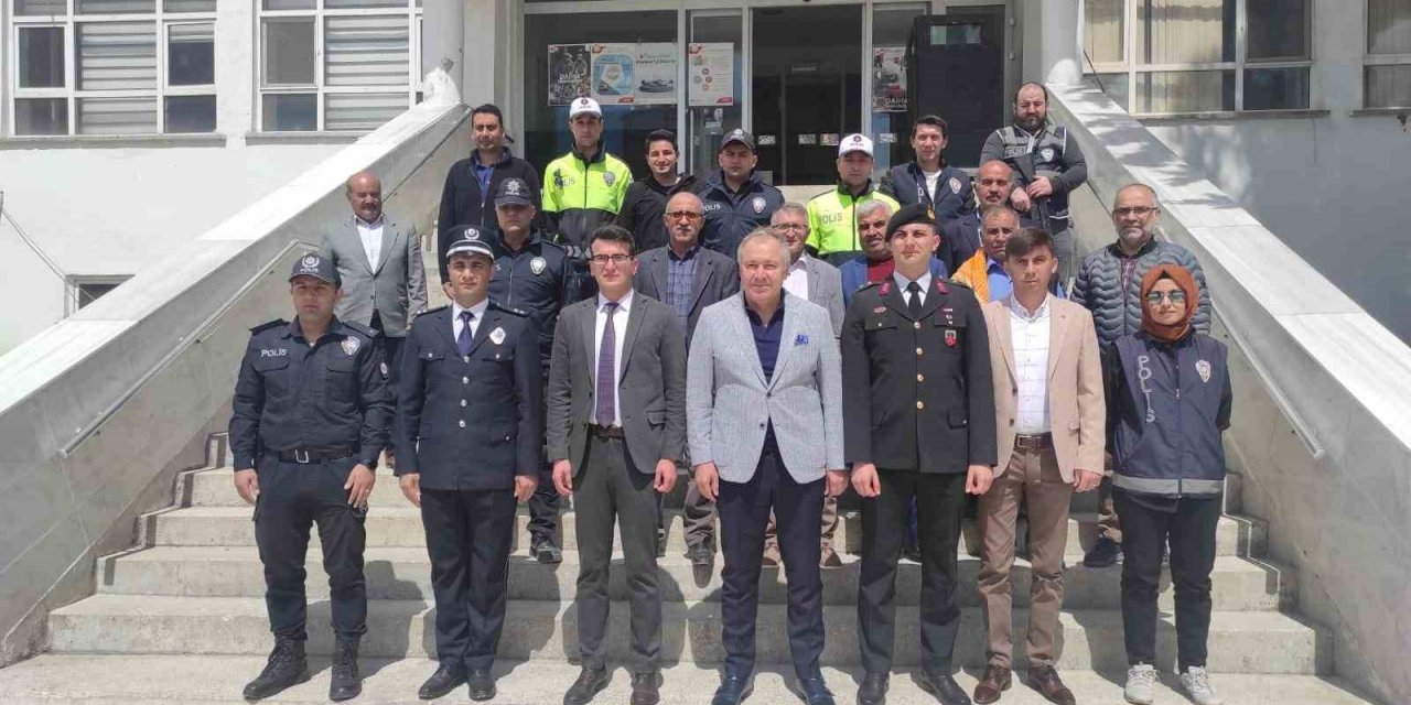 Selendi’de protokol bayramlaştı