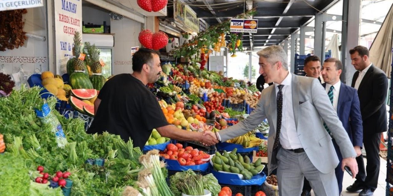 Başkan Oktay, Marmaris esnafıyla bayramlaştı