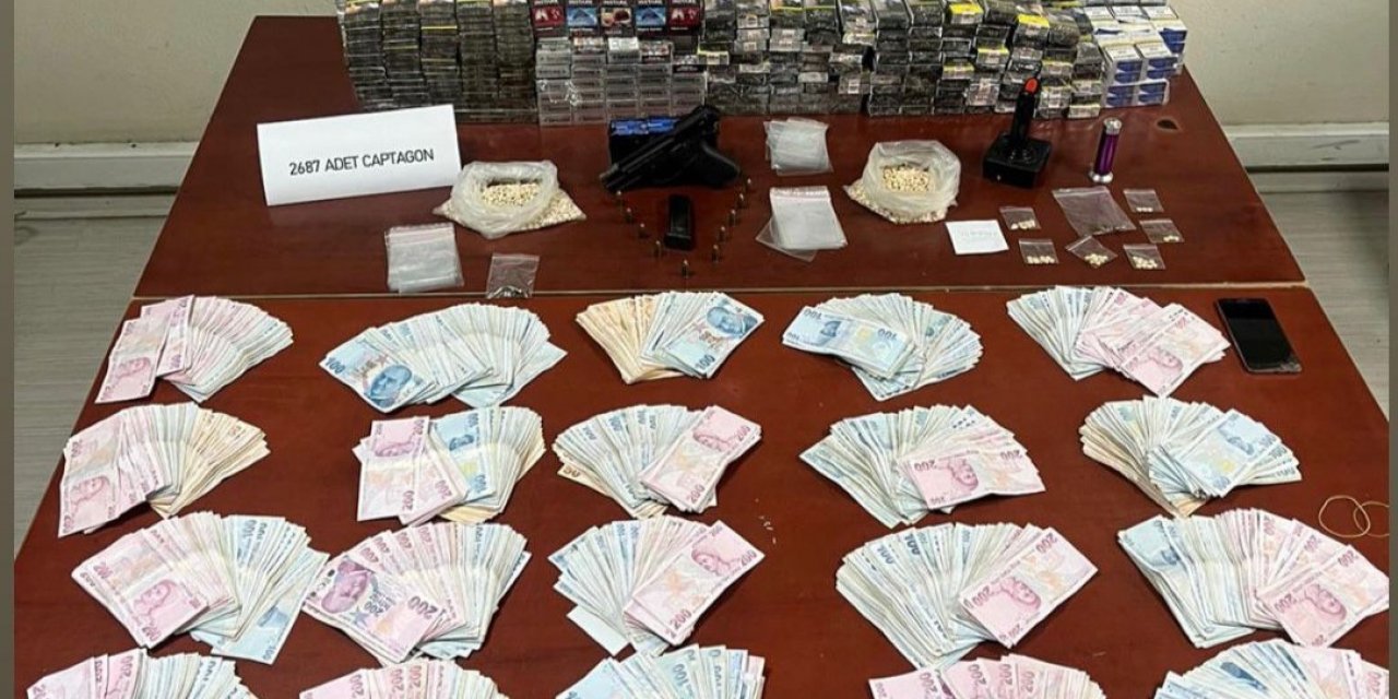 İzmir polisinden uyuşturucu tacirlerine suçüstü