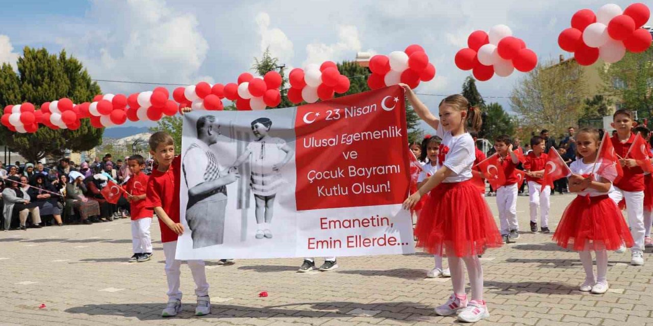 Selendi’de 23 Nisan kutlamaları