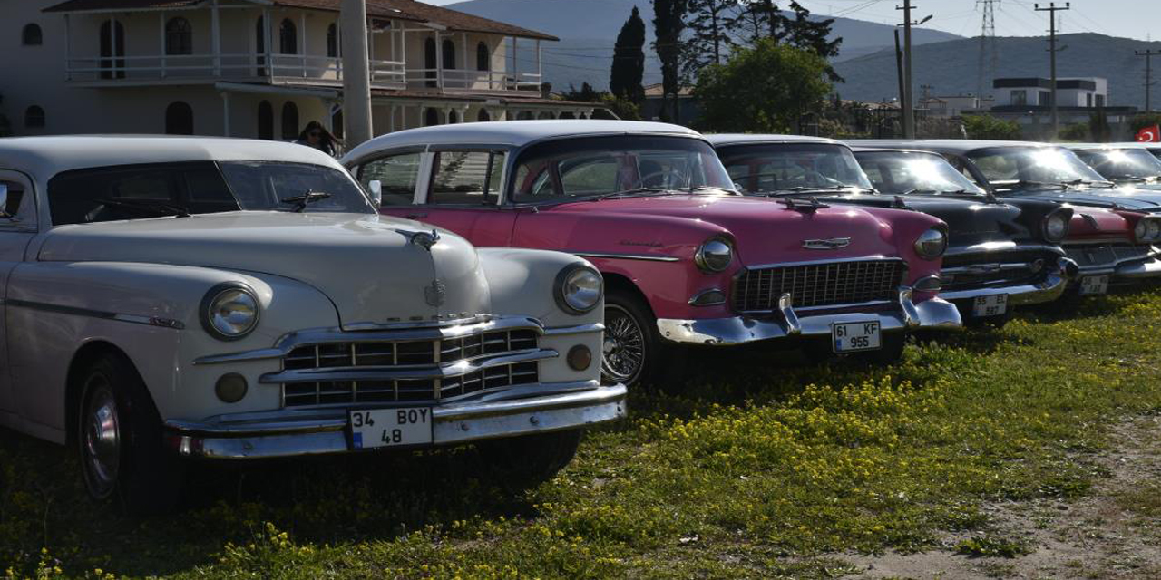 ’Klasik otomobiller’ göz kamaştırdı