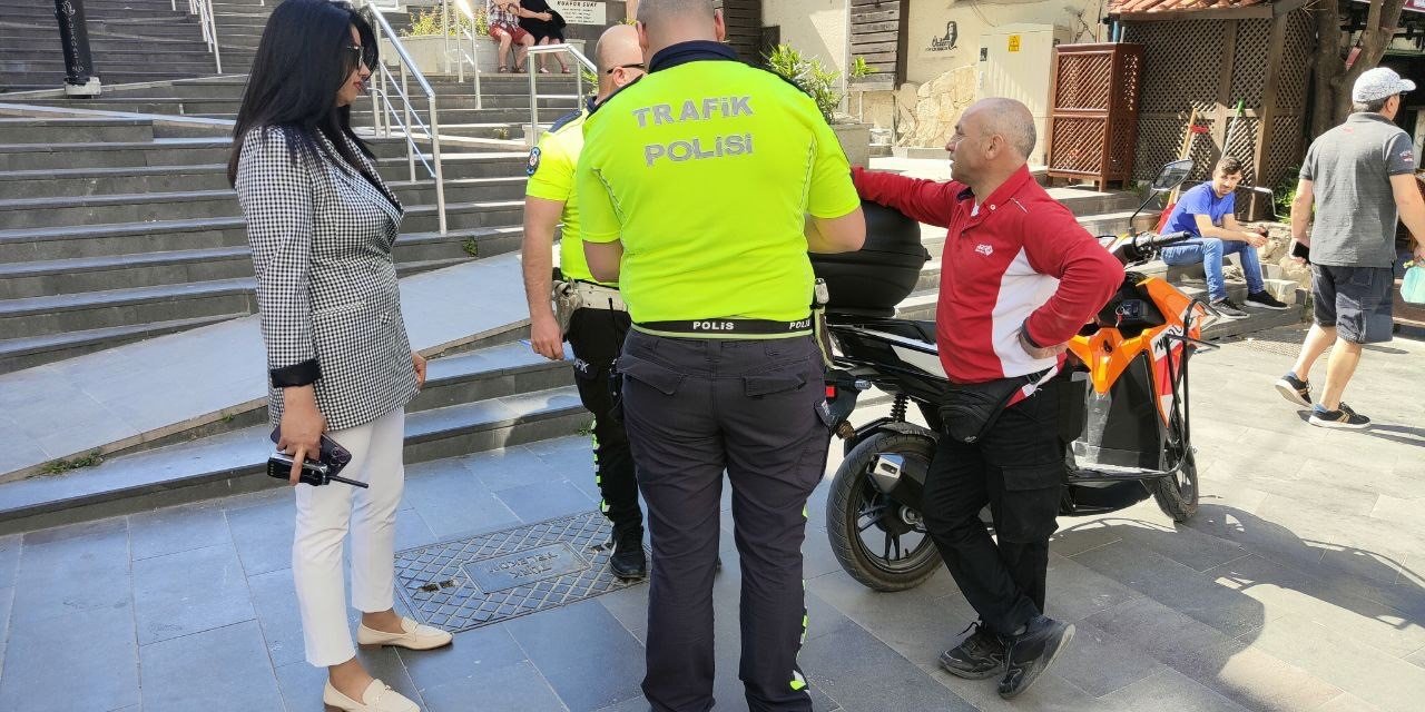 Kuşadası’nda kurallara uymayan motosiklet sürücülerine ceza yağdı