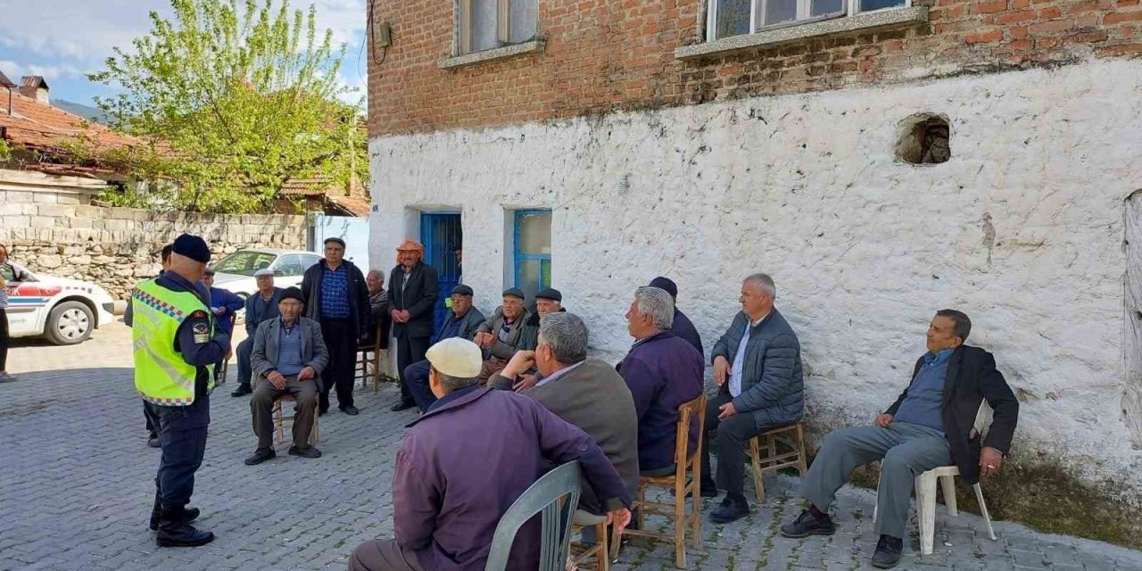 Çine’de traktör sürücüleri bilgilendirildi