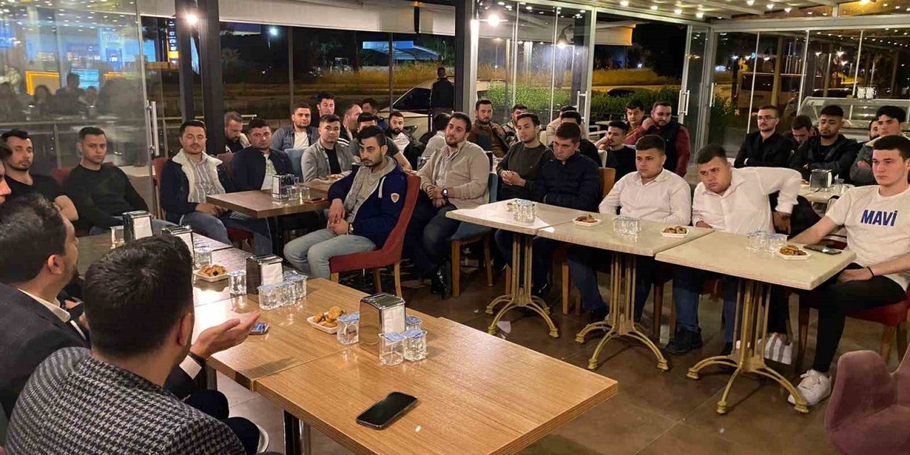 AK Parti Çine’de gençlerle buluştu