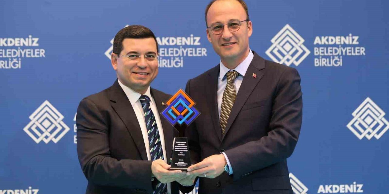 Başkan Örki 5. kez encümen üyeliğine seçildi