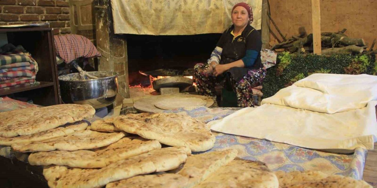 20 yıldır bazlama yaparak geçimini sağlıyor