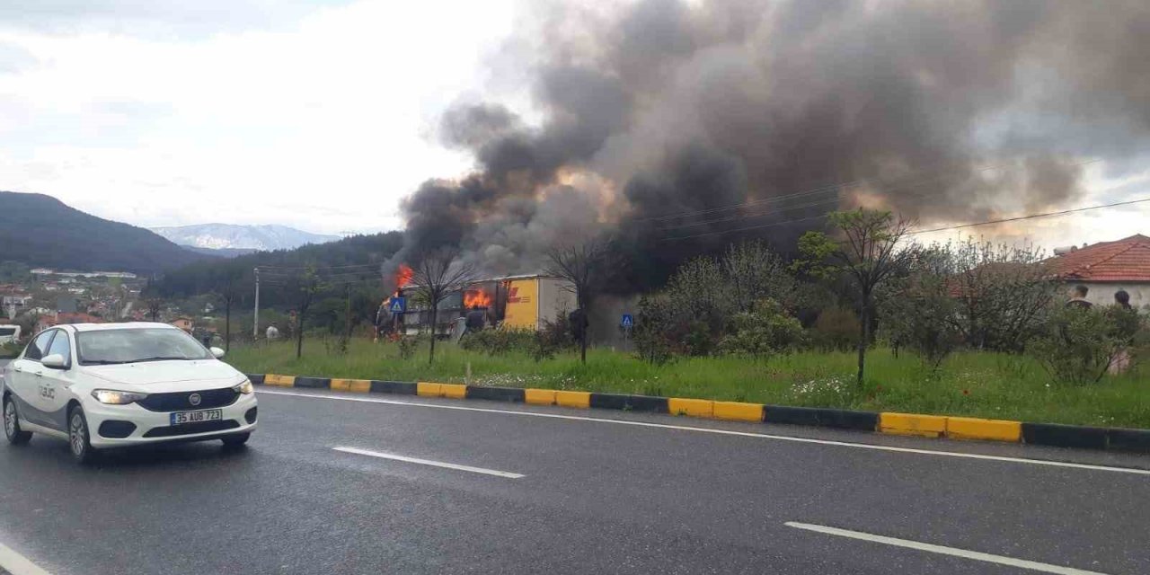 Muğla’da alevler tırı küle çevirdi