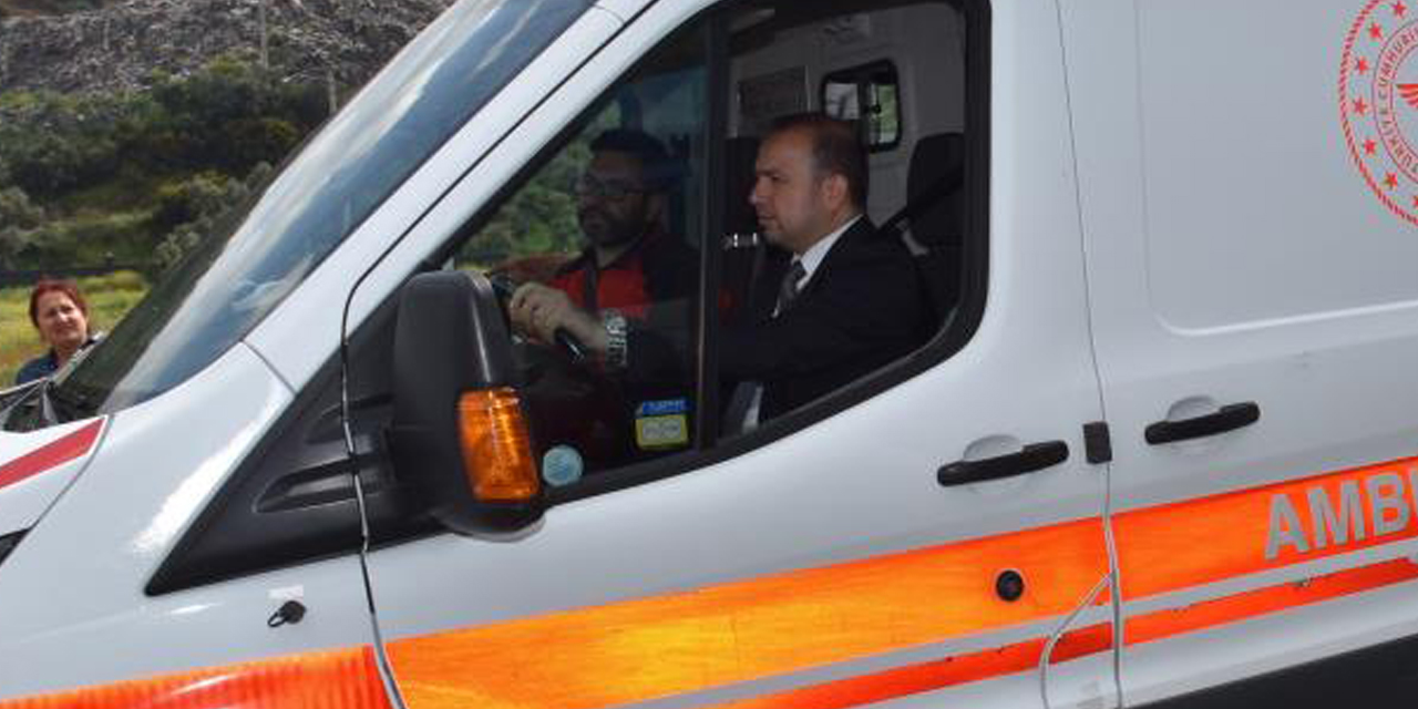 Aydın İl Sağlık Müdürü Şenkul ambulansın direksiyonuna geçti