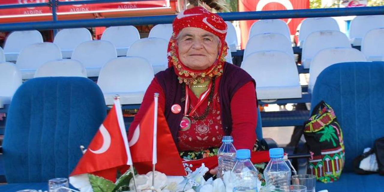 Protokolün renkli siması son yolculuğuna yalnız uğurlandı