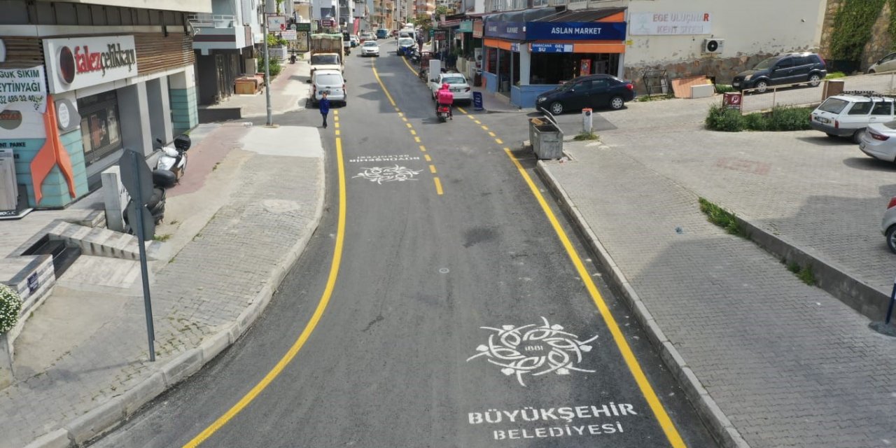 Aydın Büyükşehir Belediyesi Kuşadası’nın İkiçeşmelik Caddesi’ni baştan sona yeniledi