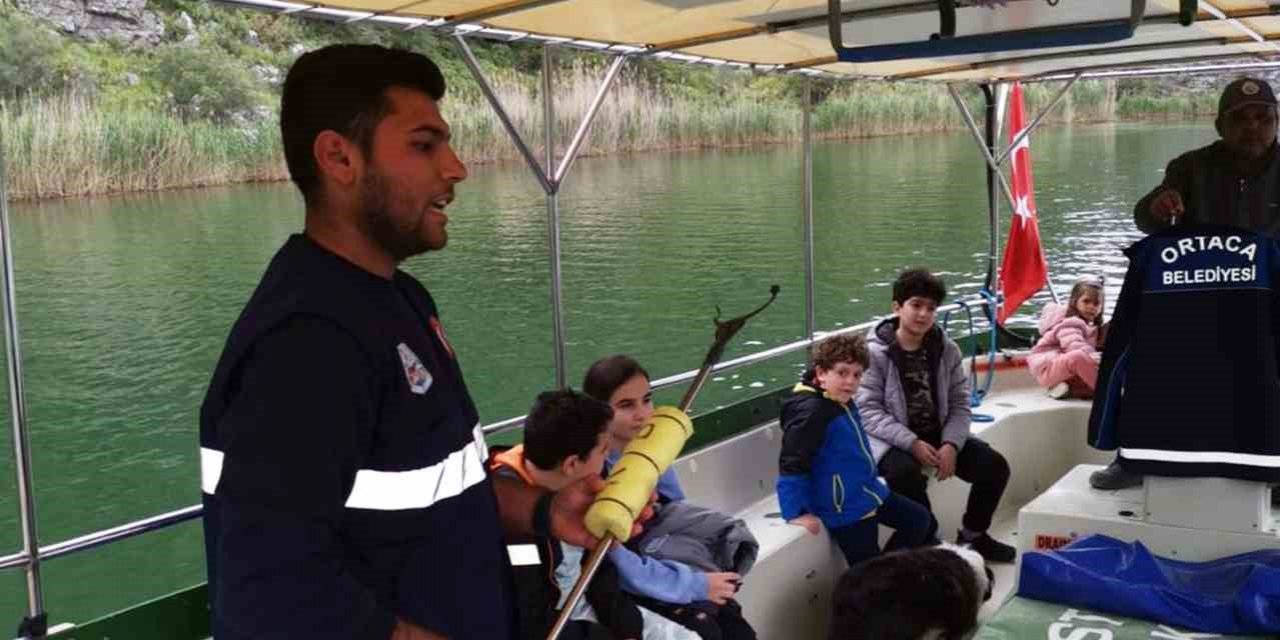 ‘Sınır tanımayan çocuklar’ Dalyan’da temizlik yaptı