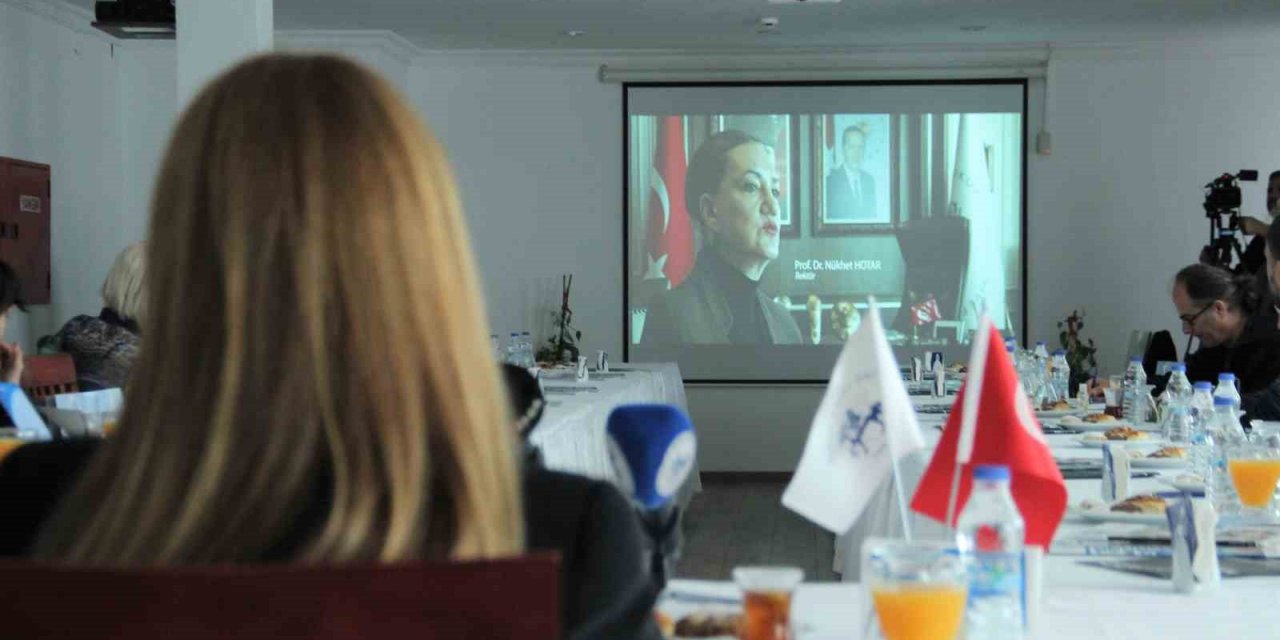 DEÜ’nün deprem belgeselinin basın gösterimi yapıldı