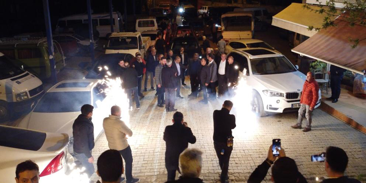 AK Partili Abak Nazilli'de meşaleler ile karşılandı