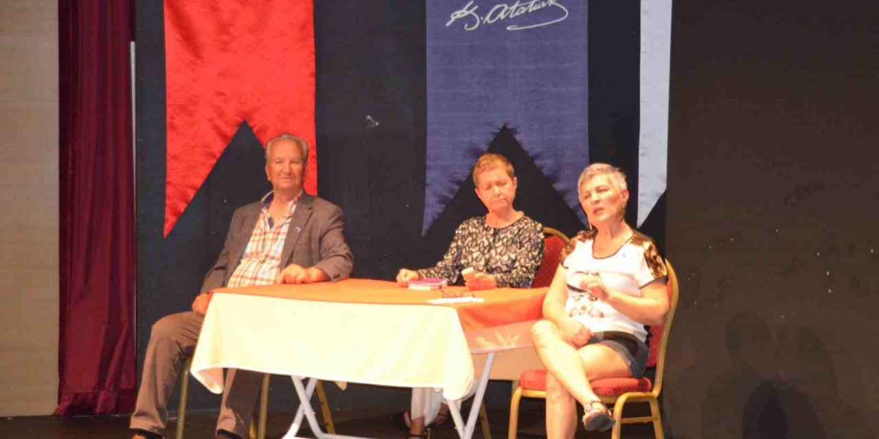 Marmaris’te “Kadınlık bizde kalsın sahnelendi”