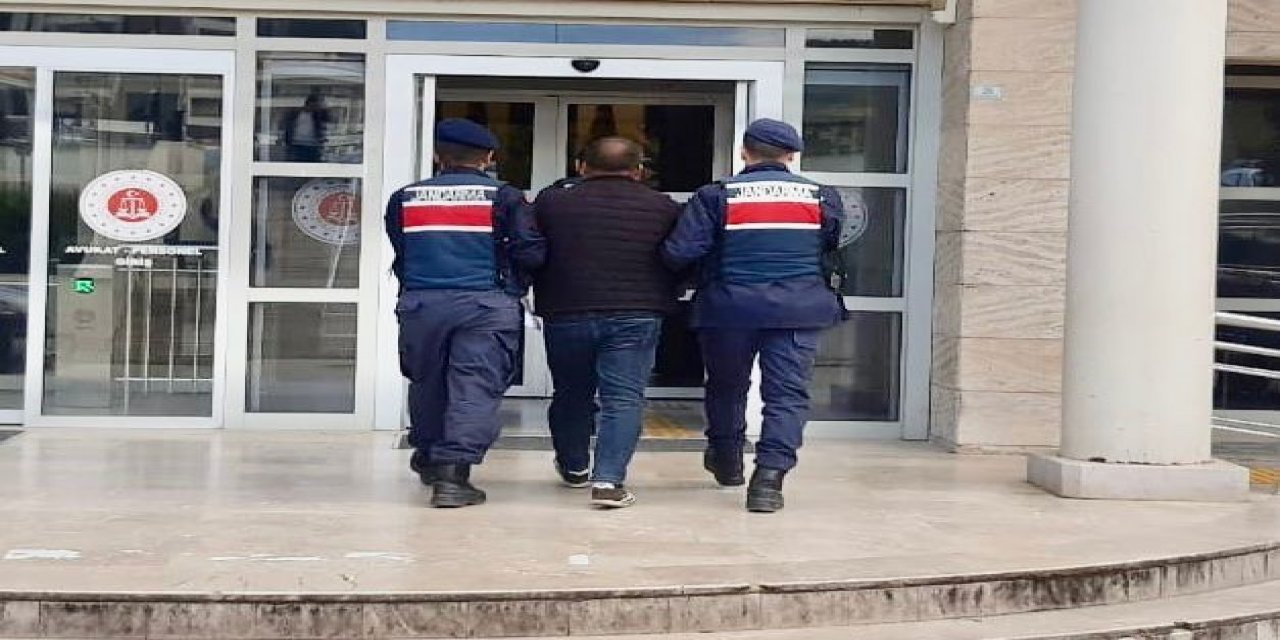İki ayrı suçtan aranan şahıs jandarma ekipleri tarafından yakalandı