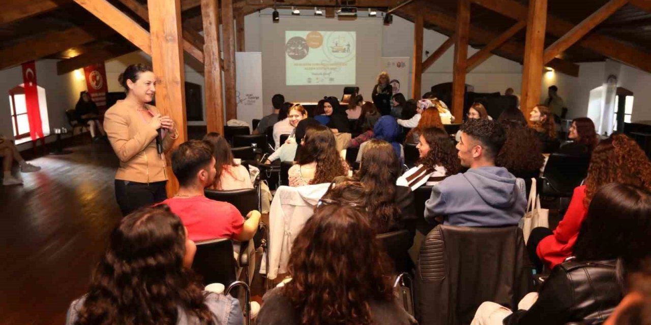 Başkan Sengel geleceğin hukukçuları ile bir araya geldi