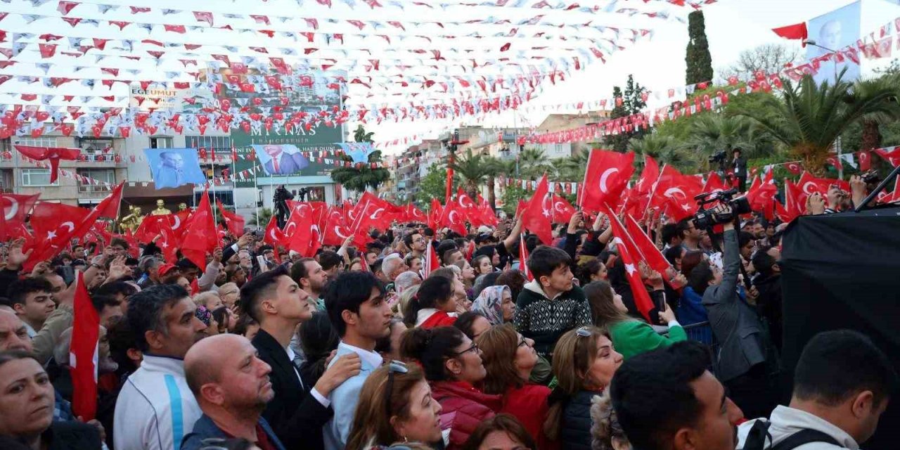 İBB Başkanı İmamoğlu, Manisa’da iki ilçede miting düzenledi