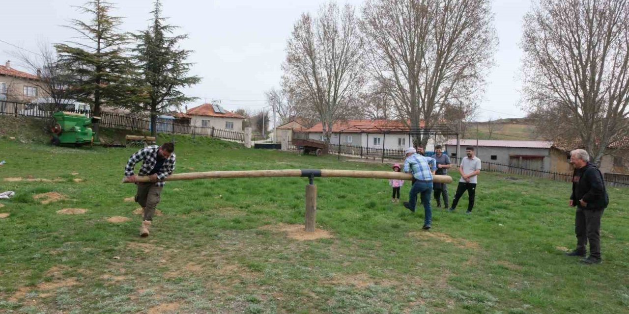 Denizli’yi tanıtmak için her hafta farklı bir rotaya yürüyorlar