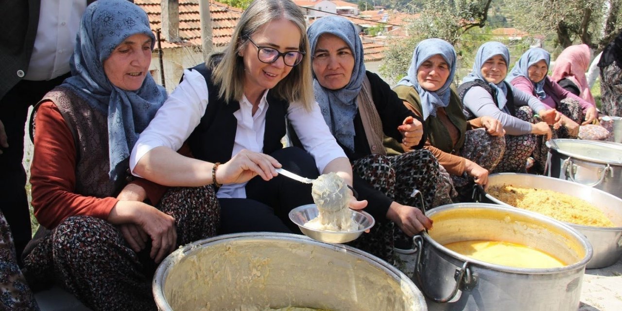 AK Parti’li Çankırı, muhalefetin İzmir reklamına yüklendi