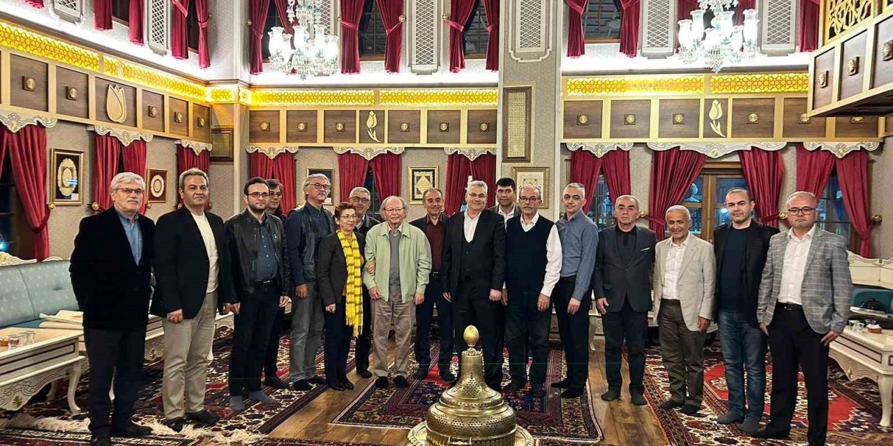 Gördesli yazarlar Manisa’da buluştu