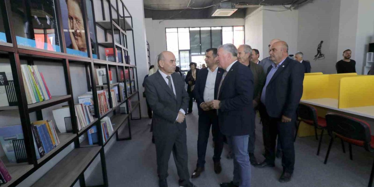 Honaz Belediyesi, Kitap Kafe’yi öğrencilerin hizmetine sundu