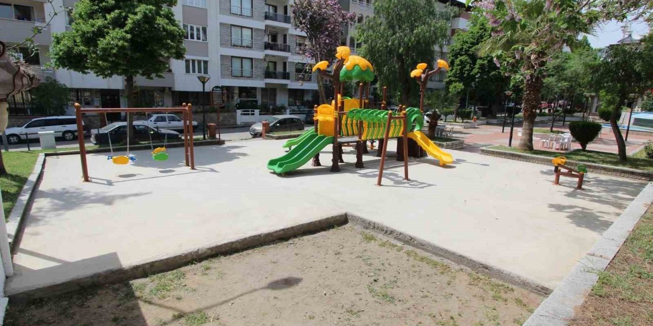 Nazilli Yunus Emre Parkı’nda oyun grupları yenilendi