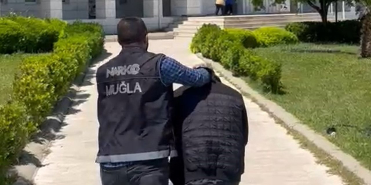 1 Kilogram Metamfetamin ile yakalandı
