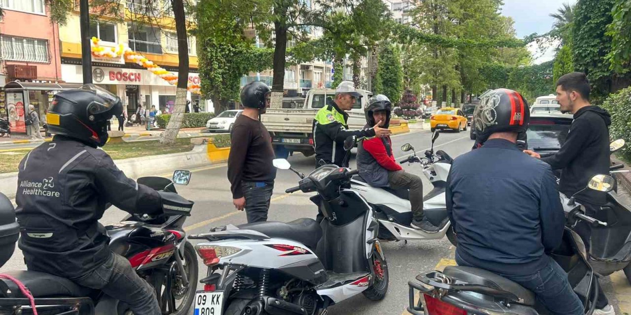 Motosiklet sürücülerine kuralların önemi anlatıldı