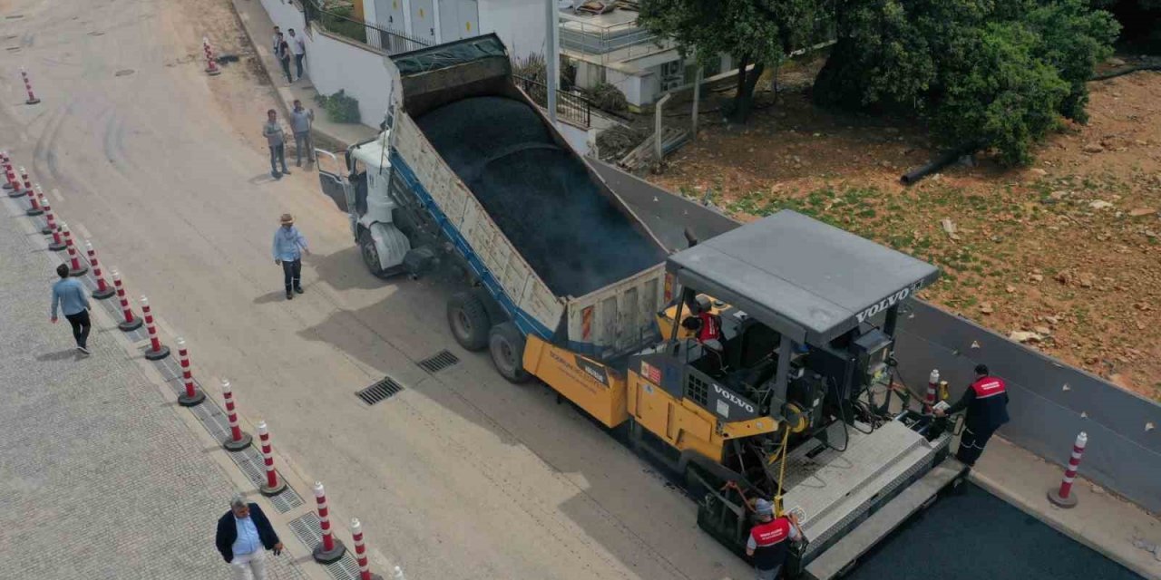 Belediye, asfaltlama çalışmalarını sürdürüyor