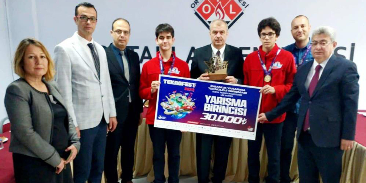 İl Milli Eğitim Müdürü Okumuş TEKNOFEST 2023 birincisi öğrencilerle buluştu