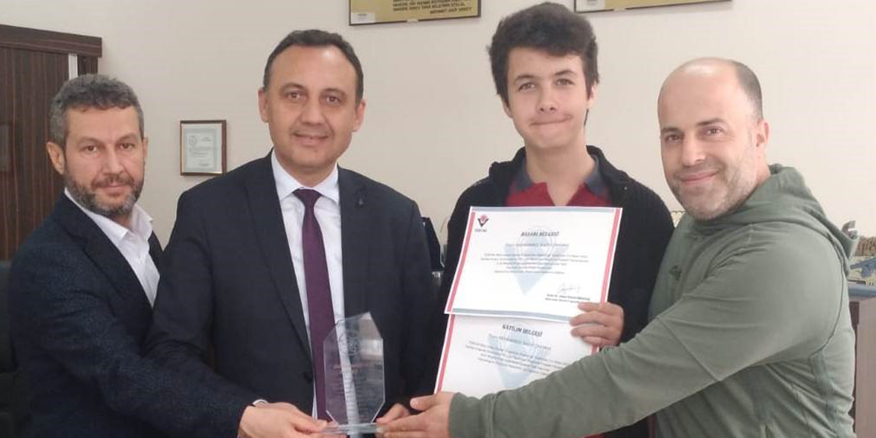 Tarihi oyunlaştırıp TÜBİTAK bölge ikincisi oldu