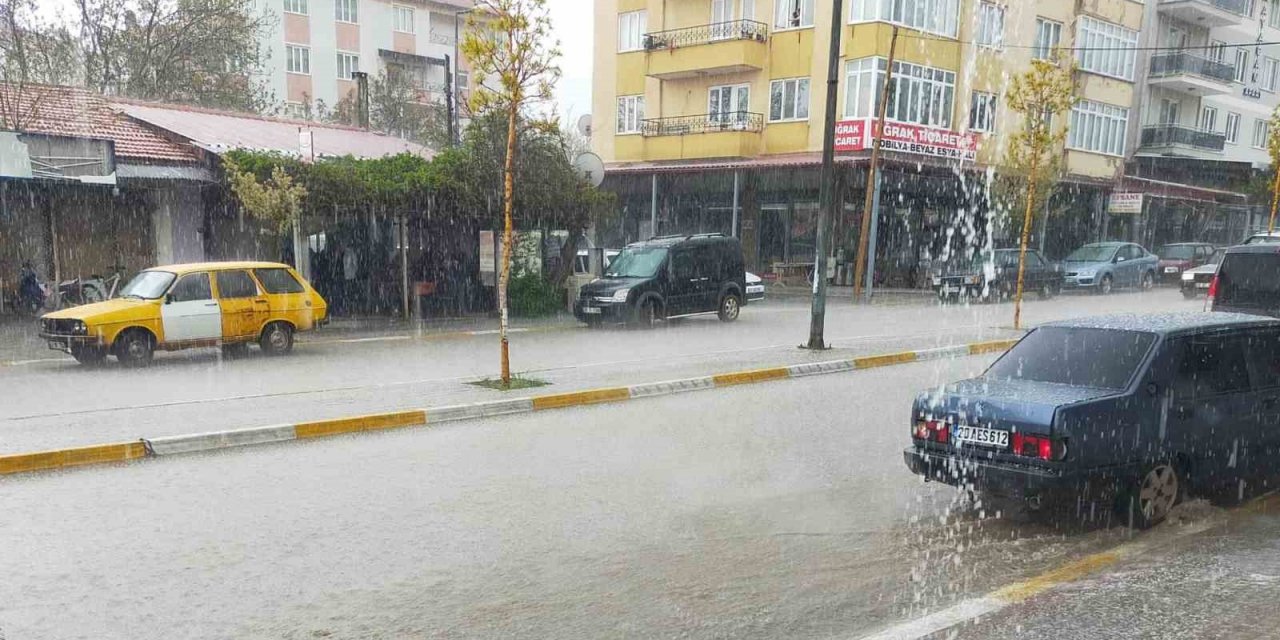 Çameli’nin ardından Kale’yi vuran dolunun verdiği zarar araştırılıyor