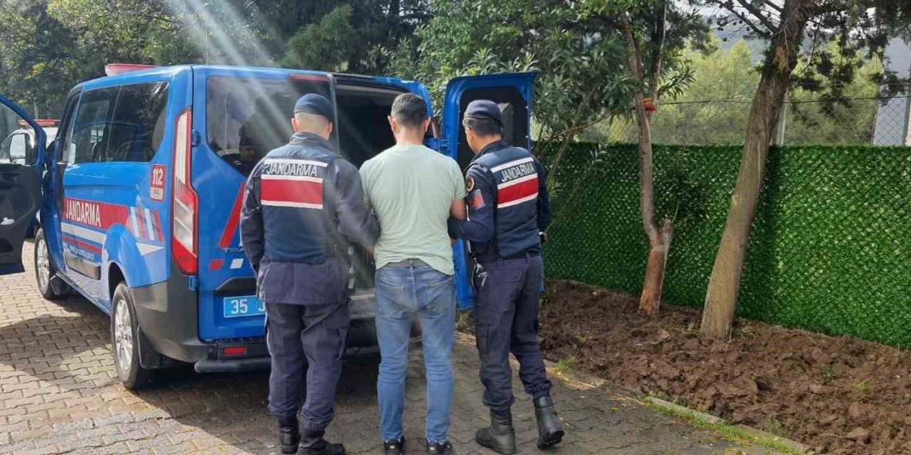 İzmir’in ilçelerinde operasyon: 13 tutuklama