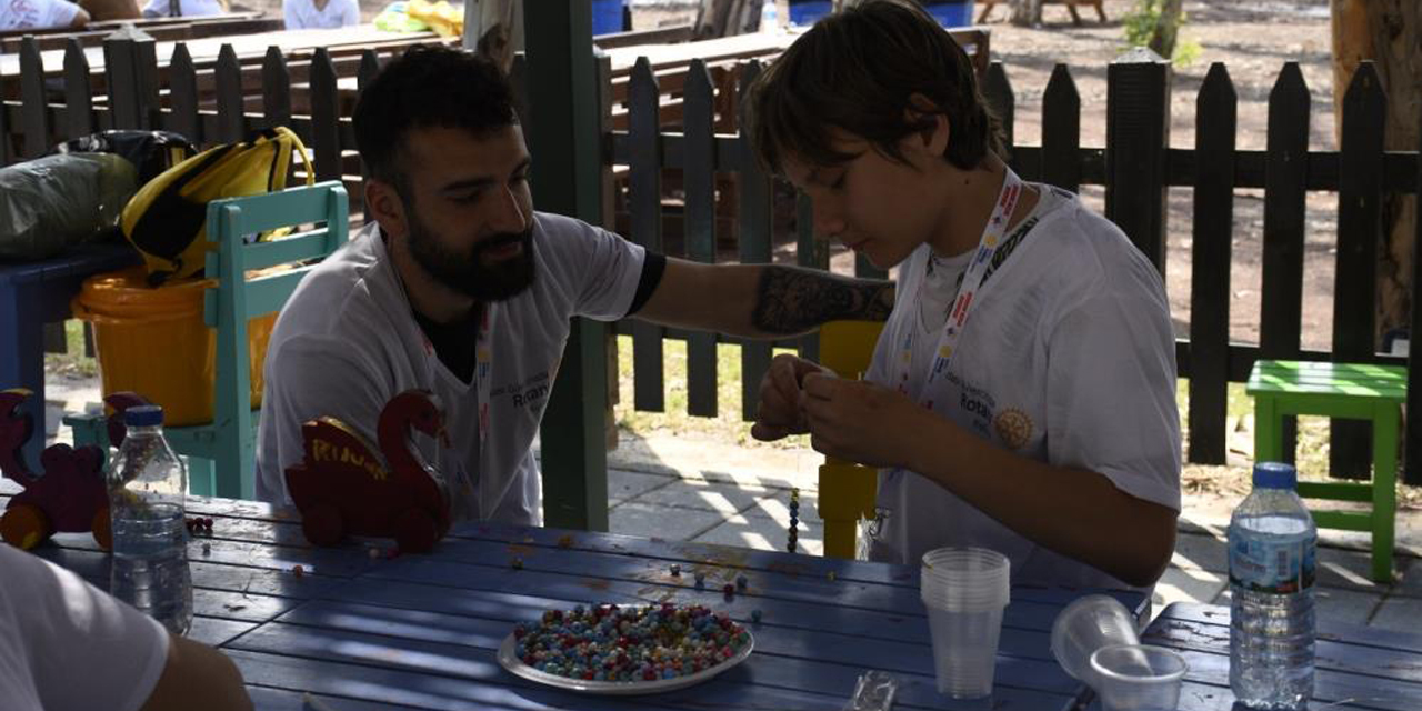 Otizmli bireyler etkinlikte stres attı