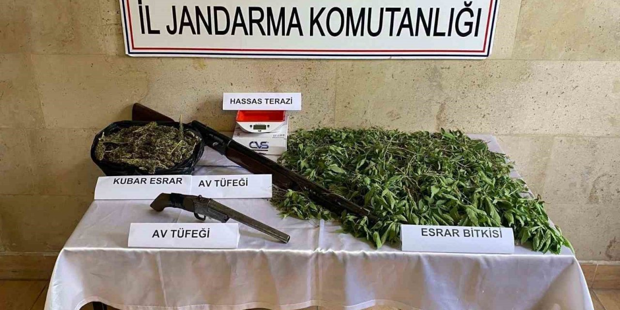 Uyuşturucu satıcısına jandarma darbesi