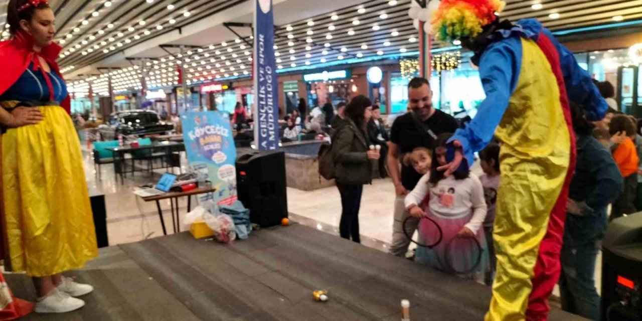 Köyceğiz’de bahar şenliğinde çocuklar gönüllerince eğlendi