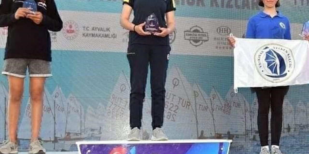 Urlalı gençler ilçenin gurur kaynağı oldu