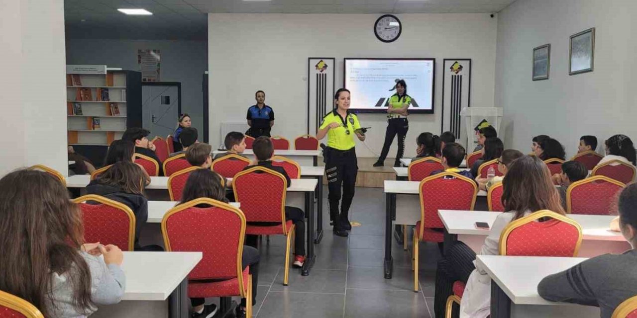 Okullarda trafik bilgilendirme etkinliği