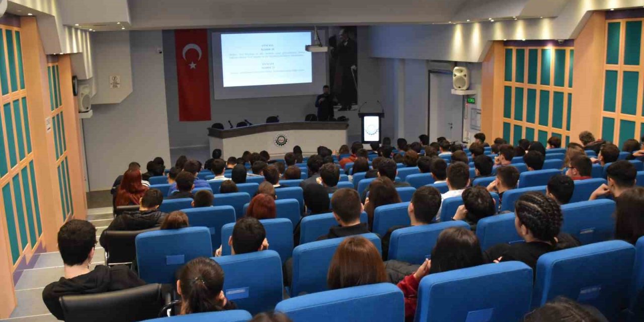 DOSTEK öğrencileri bilişim suçları konusunda bilgilendirildi