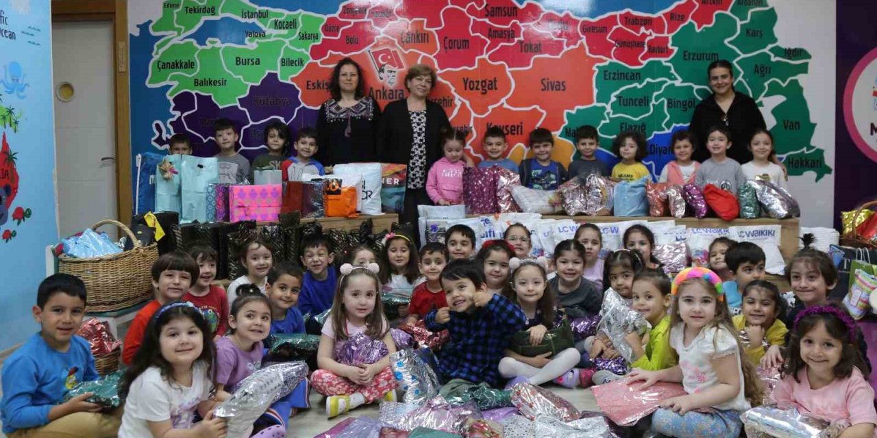 Efeler’in minik kalpleri depremzede anneler için tek yürek oldu