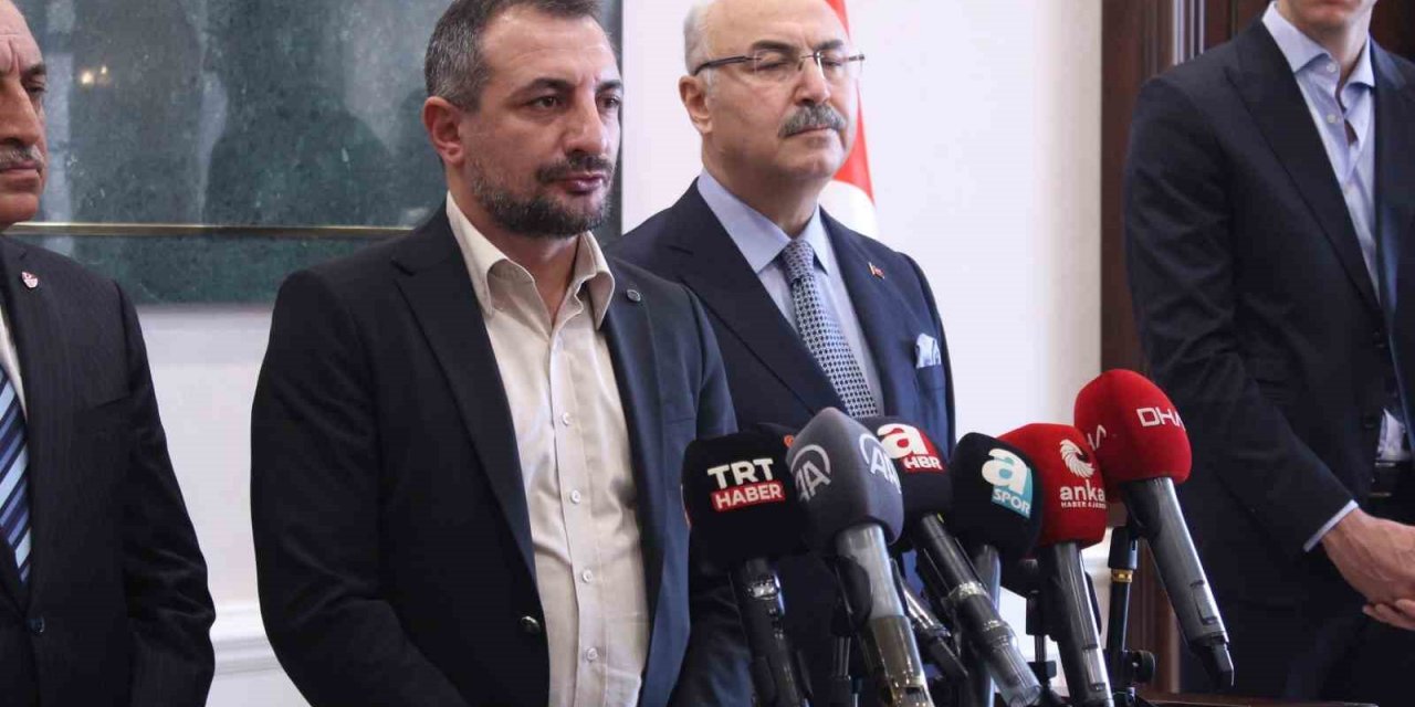 Altay Başkanı Ayhan Dündar: “Gemi limana yanaştı”