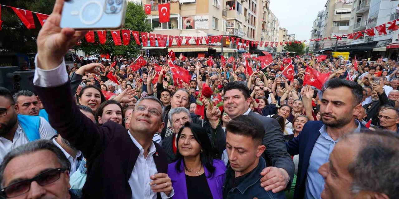 Özgür Özel, Buca’da mitinge dönüşen halk buluşmasında konuştu