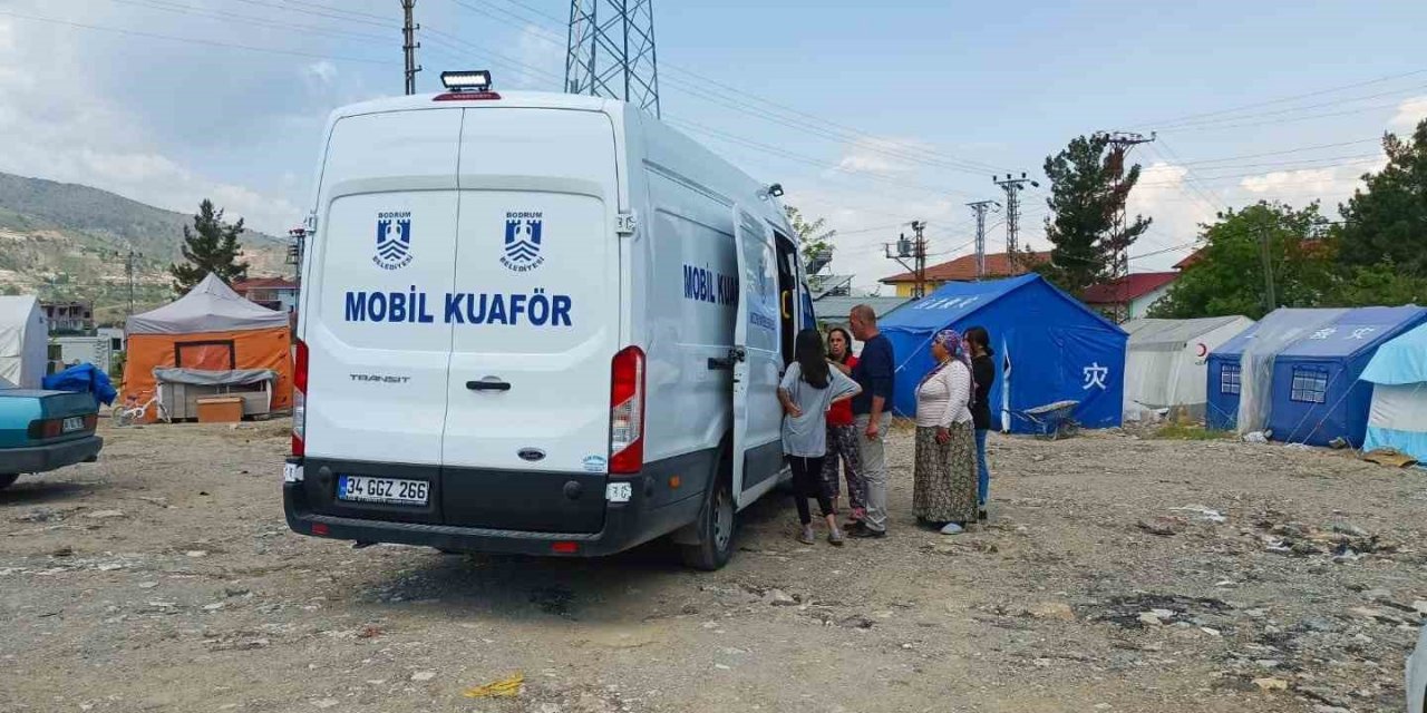 Deprem bölgesinde hizmetler sürüyor