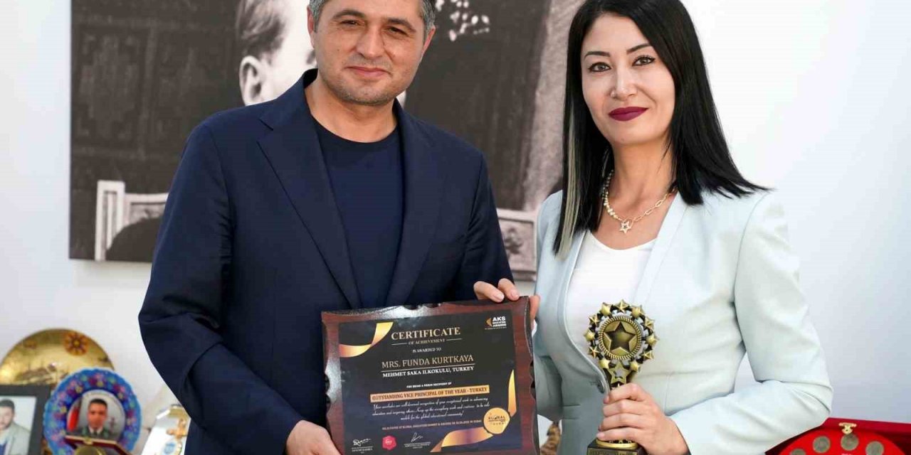 Aliağa’nın ödüllü öğretmeni Funda Kurtkaya’dan Başkan Acar’a teşekkür ziyareti