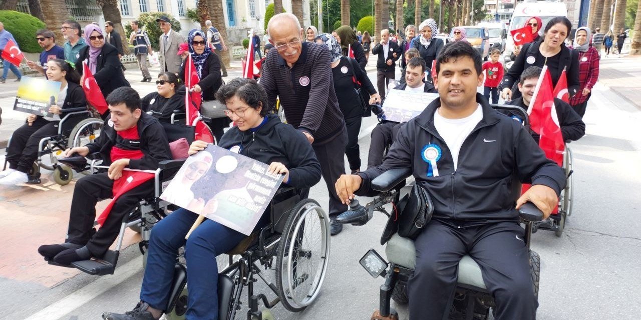 Umut çocuklarından farkındalık yürüyüşü