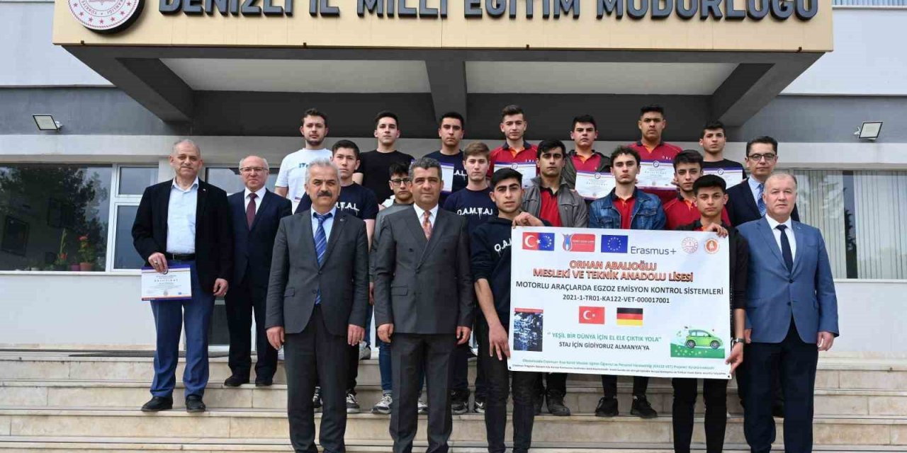Denizlili meslek liseliler Avrupa stajlarını tamamladı