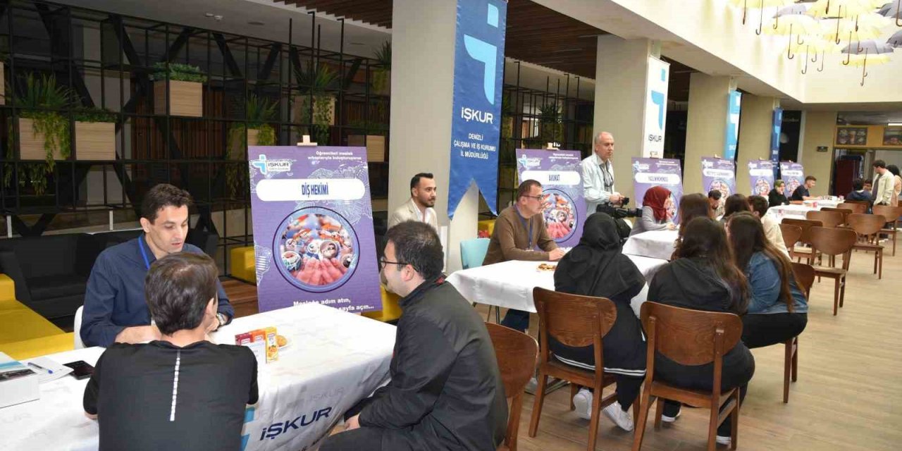 Öğrenciler geleceklerine yön veriyor