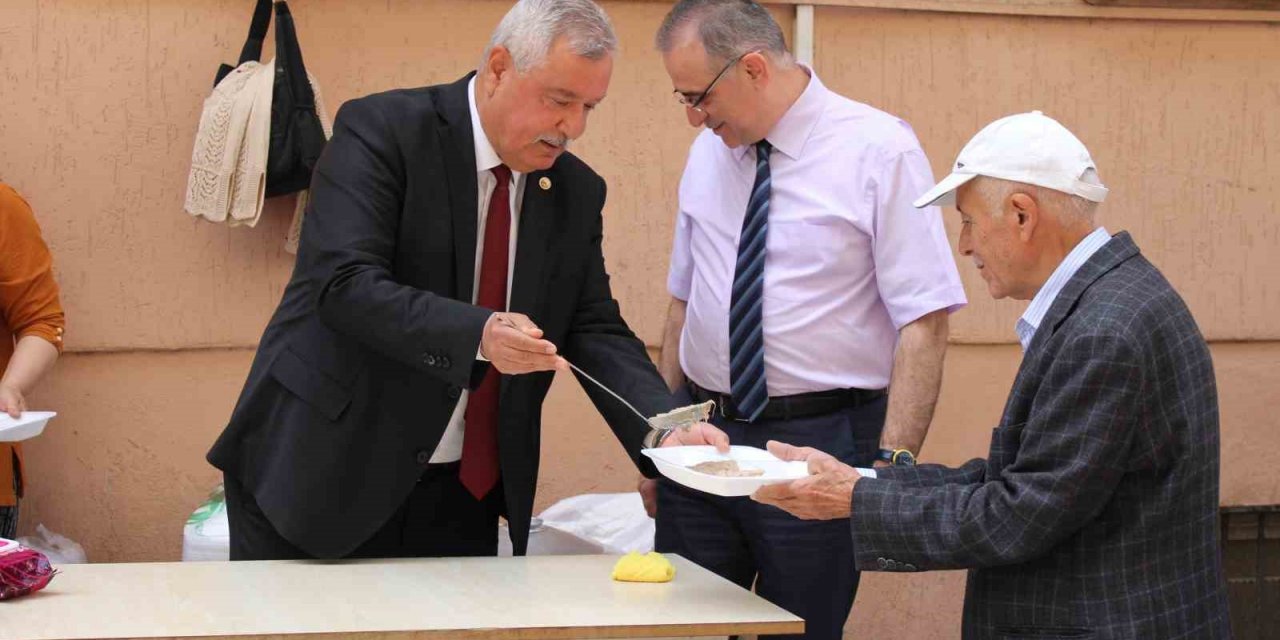 Efeler Ziraat Odası’ndan bin 500 kişilik keşkek ve pilav hayrı